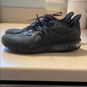 Nike Air Max Sequent size 8